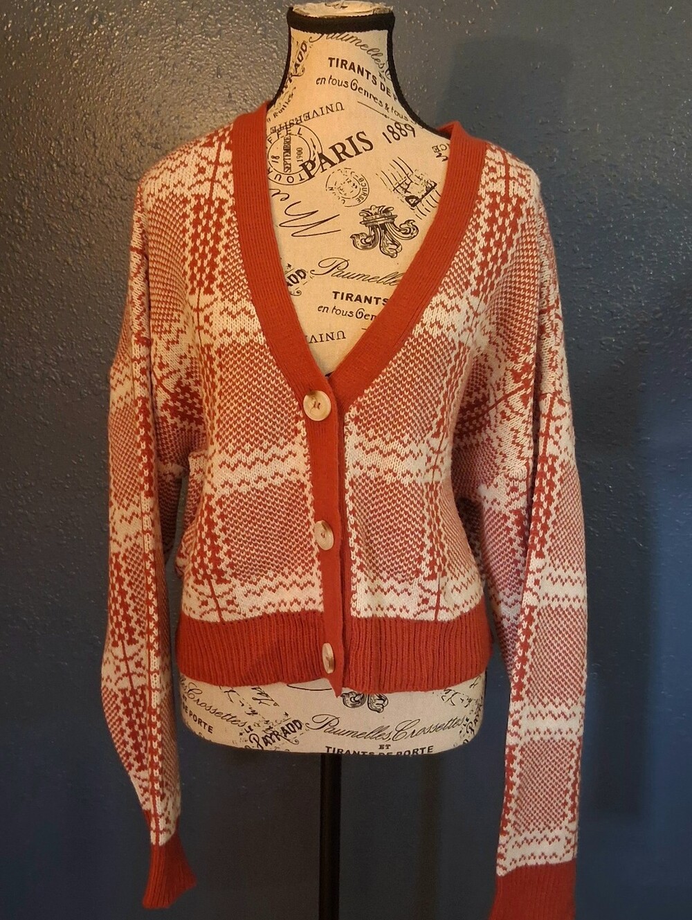 No Boundaries Juniors Dark Orange & Cream  V‑Neck Button Cardigan XXL(19)